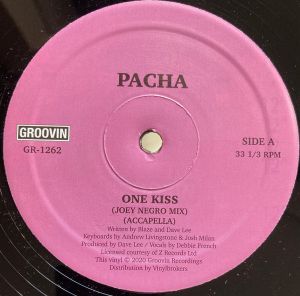 Pacha - One Kiss (2020)